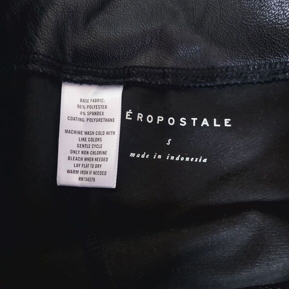 Aeropostal Black Pleather Mid Rise Flare Leg Pull On Pants/Leggings Size Small - Picture 2 of 7